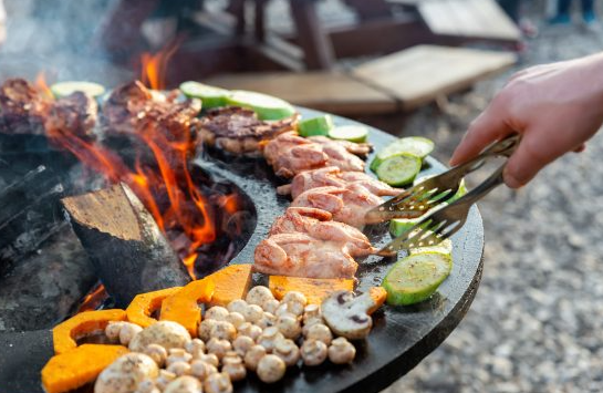 BBQ-Catering: Gönnen Sie sich die herzhaften Köstlichkeiten von Grillfesten