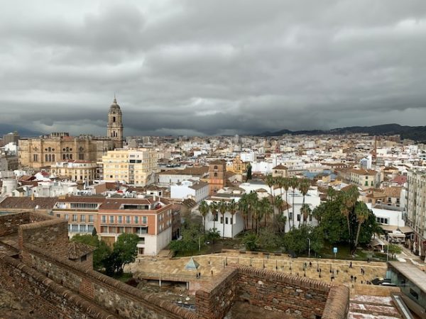 1) Eine spanische Stadt mit Aussicht: Malaga